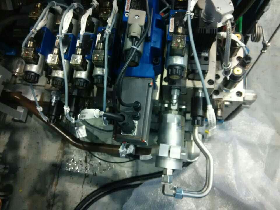 1464678859502611.jpg 注塑機(jī)增壓器應(yīng)用